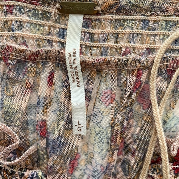 Free People Beatrice Lace Up Smocked Waist Floral Top Size Large - Picture 10 of 17
